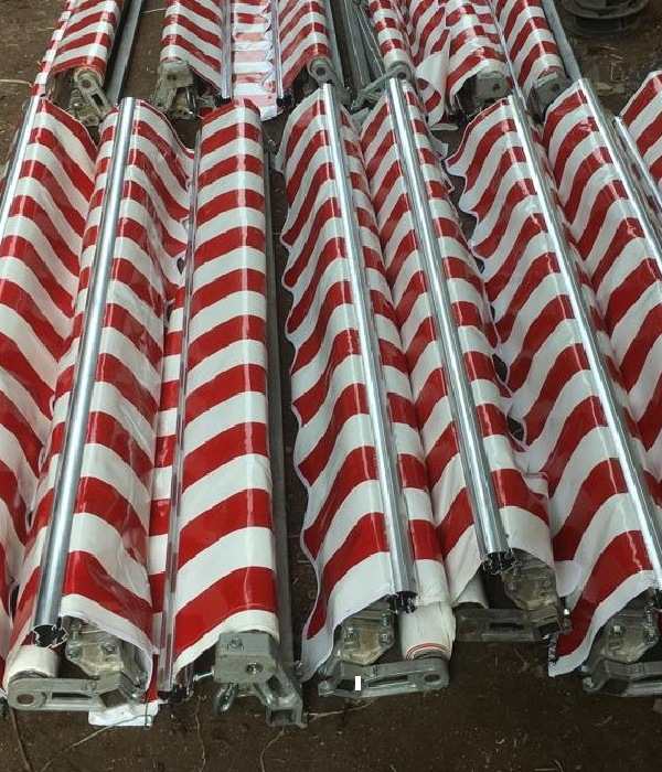 retractable awning red