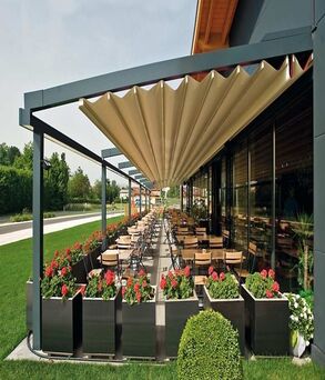 Retaractable Roof Pergola